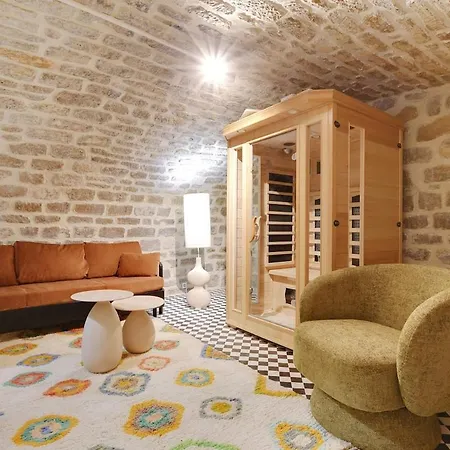 아파트 La Petite Maison Du Marais Avec Sauna