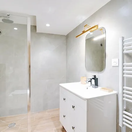 La Petite Maison Du Marais Avec Sauna * Párizs