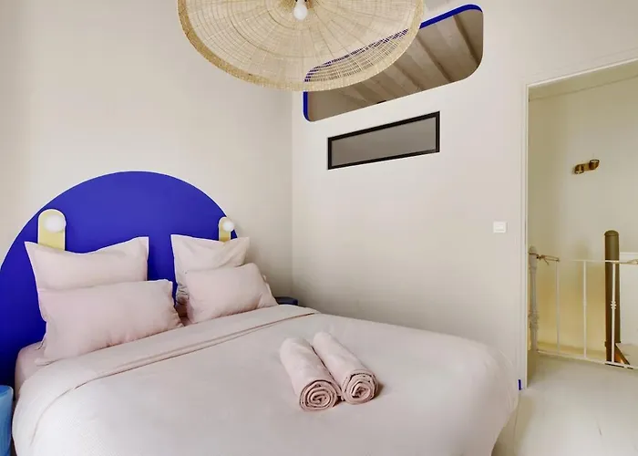 La Petite Maison Du Marais Avec Sauna Париж