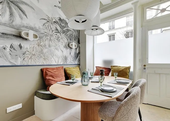 La Petite Maison Du Marais Avec Sauna * Париж