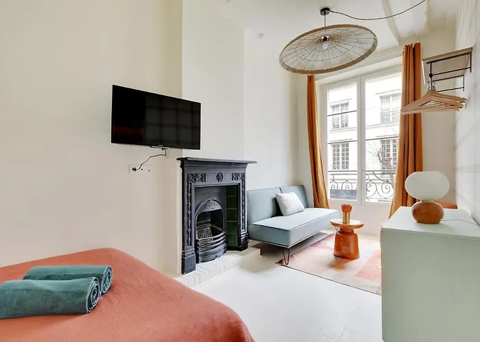 La Petite Maison Du Marais Avec Sauna * Париж